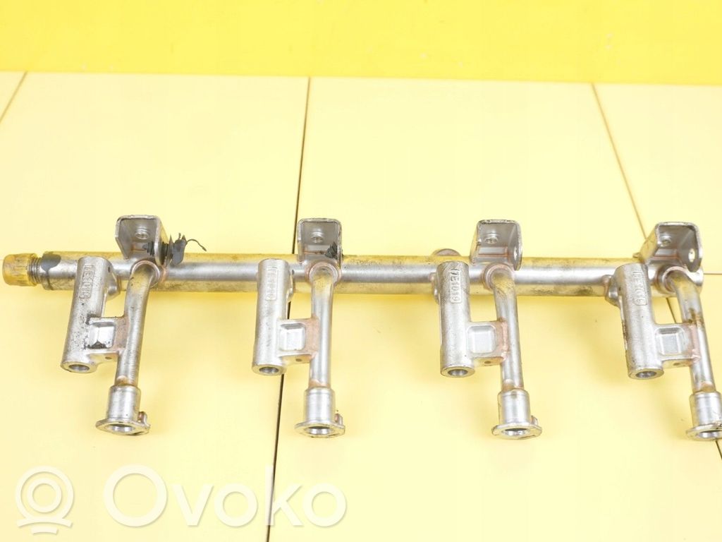 Ford Kuga II Fuel line pipe 