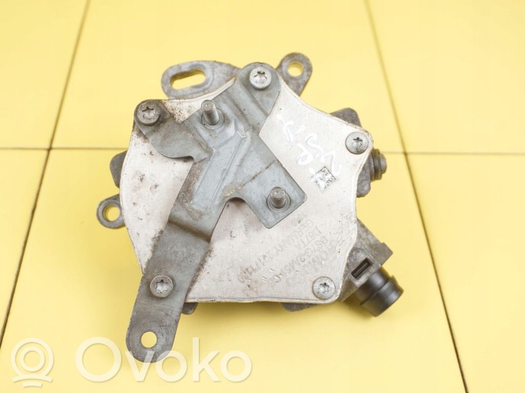 Ford Kuga II Vacuum pump 