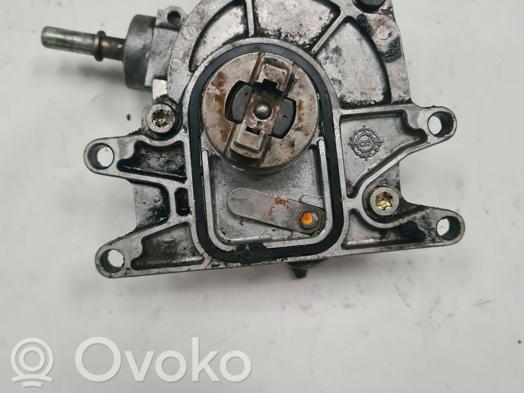 Opel Zafira A Vacuum pump 