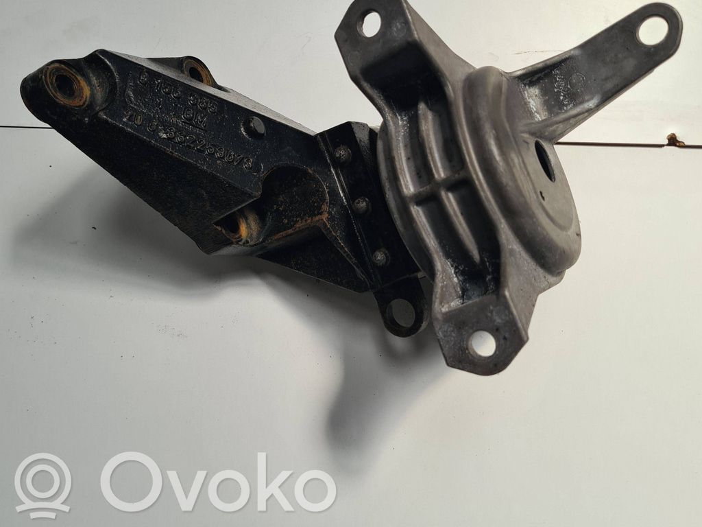 Opel Astra H Engine mounting bracket 
