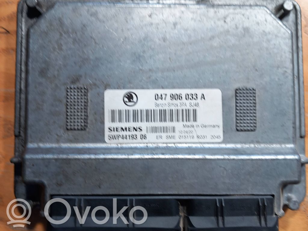 Sterownik / Moduł ECU   047906033A,5WP441936,3PASJ48