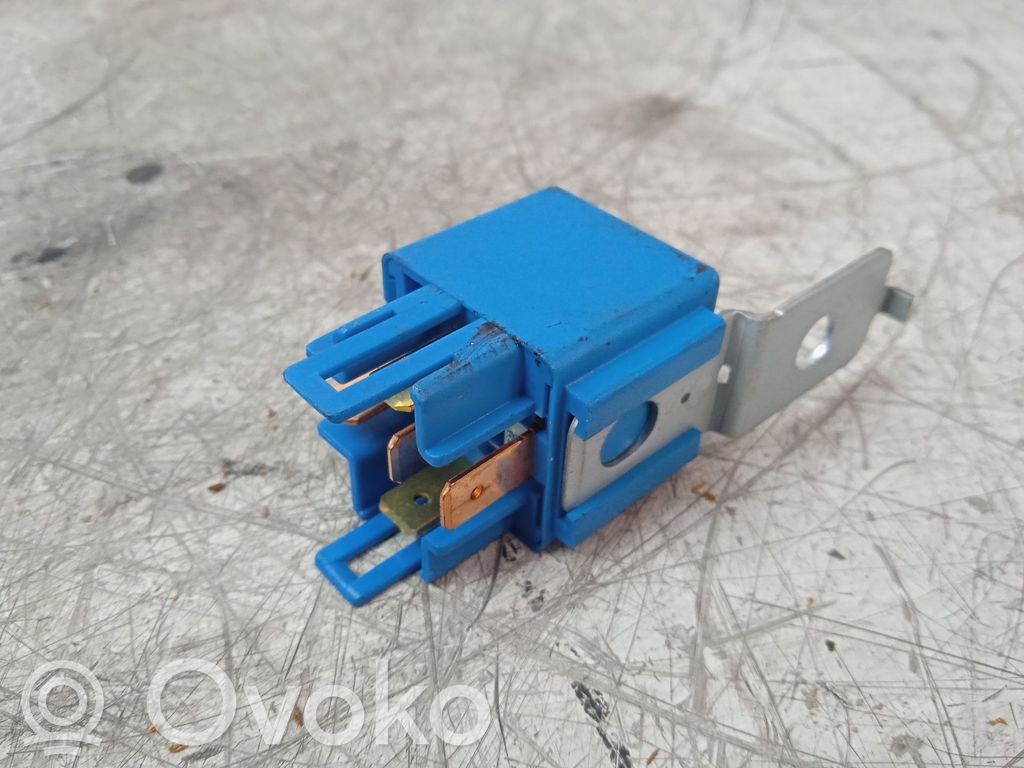 Otros relés   952251F100