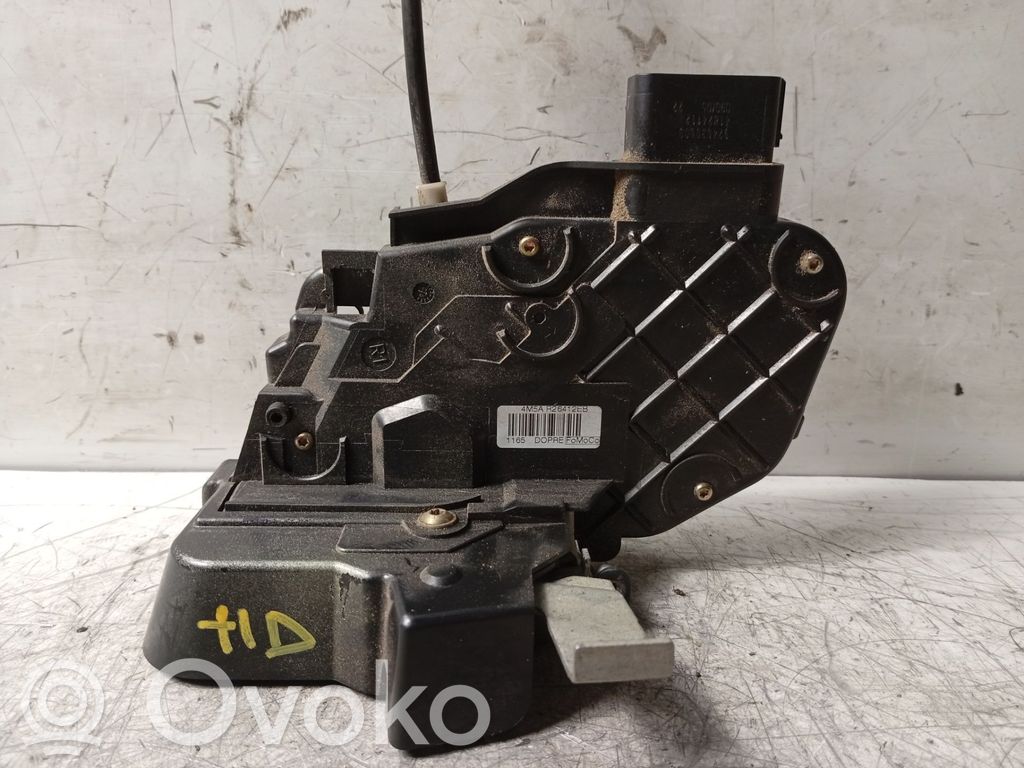 Ford Focus Takaoven lukko 