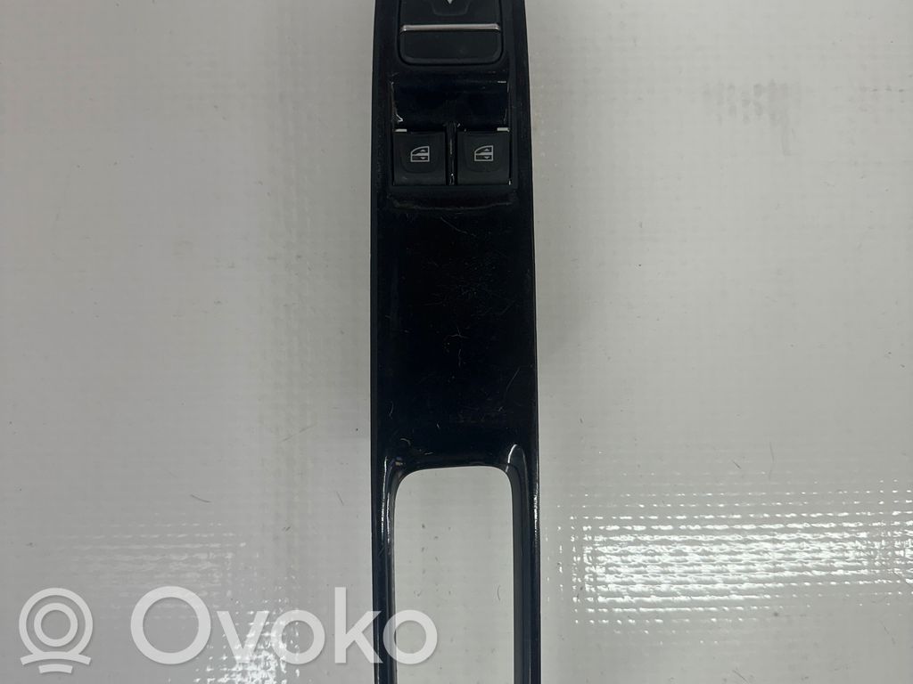 Renault Clio IV Electric window control switch 