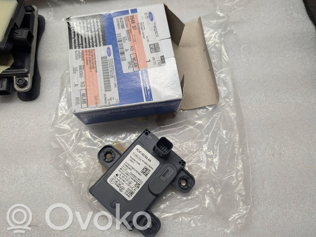 Sensor de radar Distronic   PC4T9G768AA