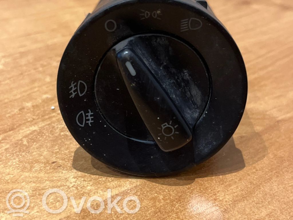 Skoda Octavia Mk2 (1Z) Light switch 