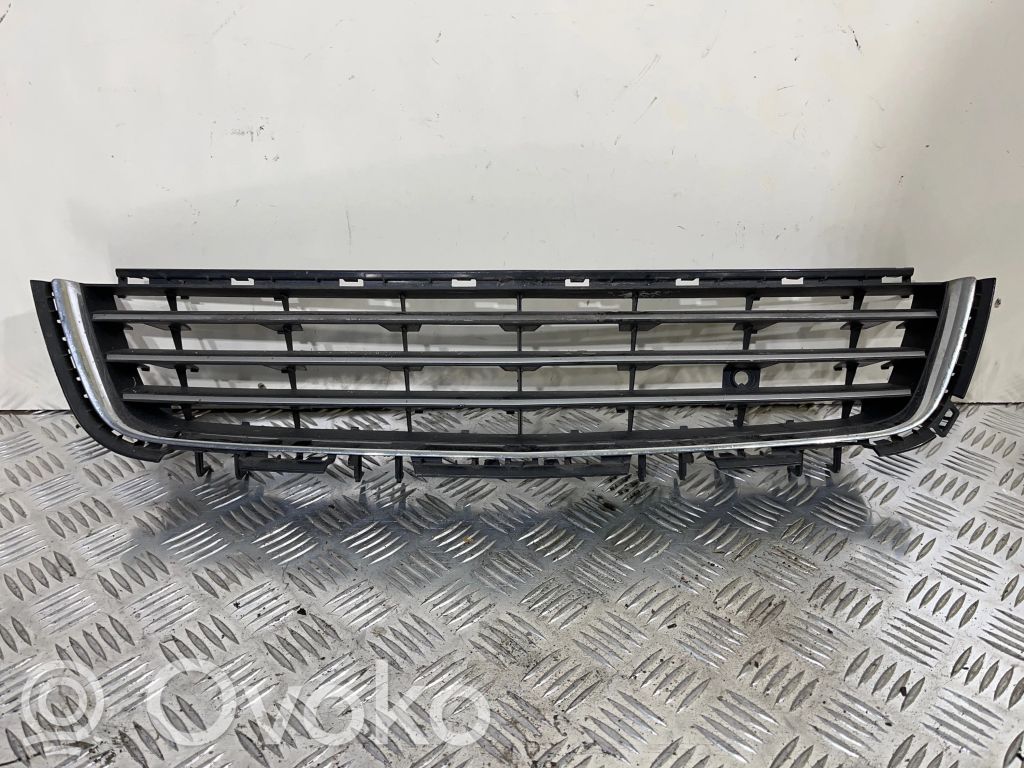 Opel Astra H Maskownica / Grill / Atrapa górna chłodnicy 