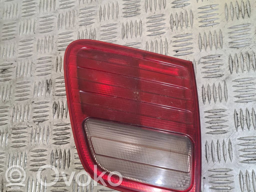 Mercedes-Benz E W210 Lampy tylnej klapy bagażnika 