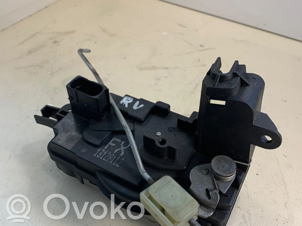 Opel Astra H Front door lock 