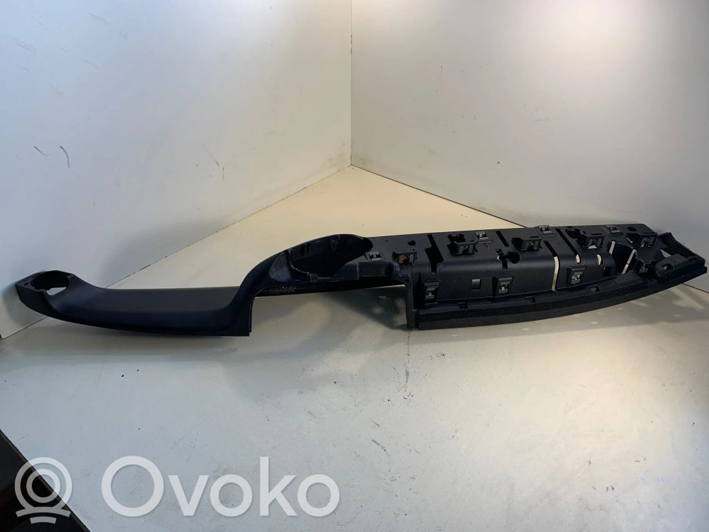 Porsche Cayenne (92A) Uchwyt / Mocowanie błotnika przedniego 