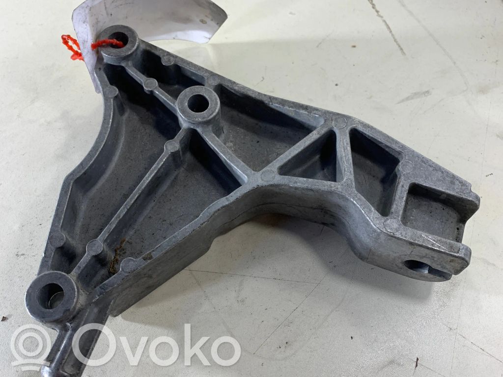 Opel Astra H Engine mounting bracket 