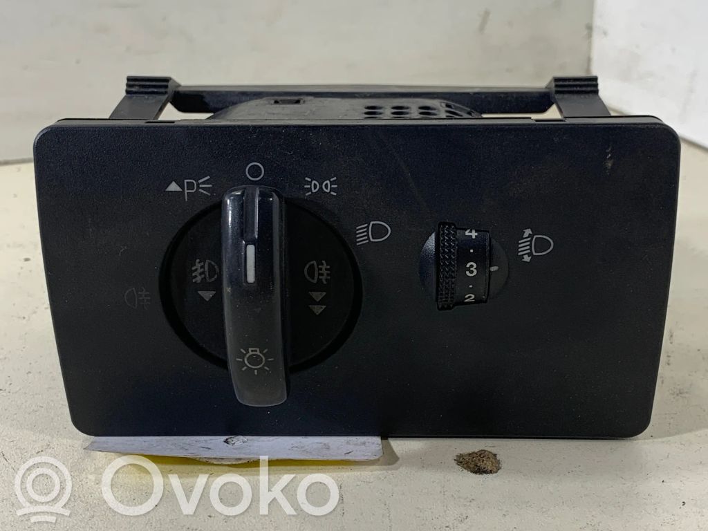 Opel Astra G Light switch 