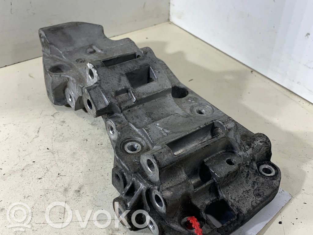 Engine mounting bracket   8506863,11168506863