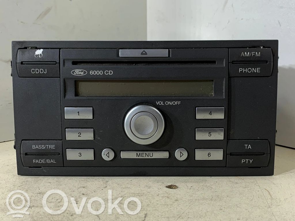 Ford Focus Radio / CD-Player / DVD-Player / Navigation 