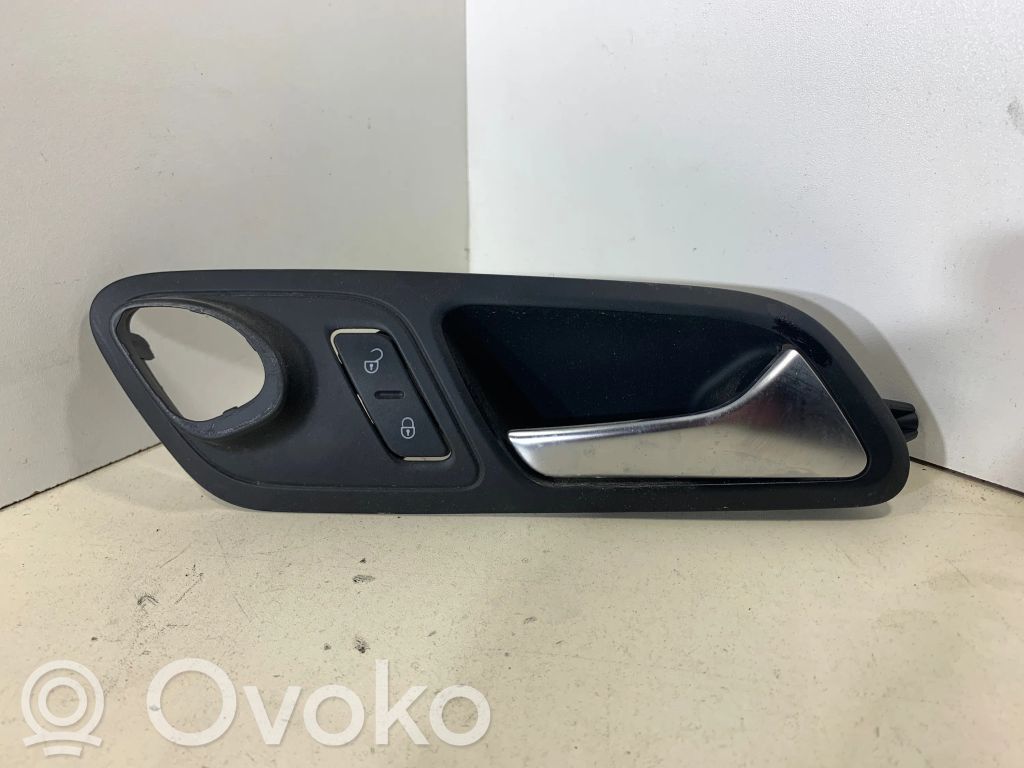 Volkswagen PASSAT CC Poignée inférieure de porte avant 