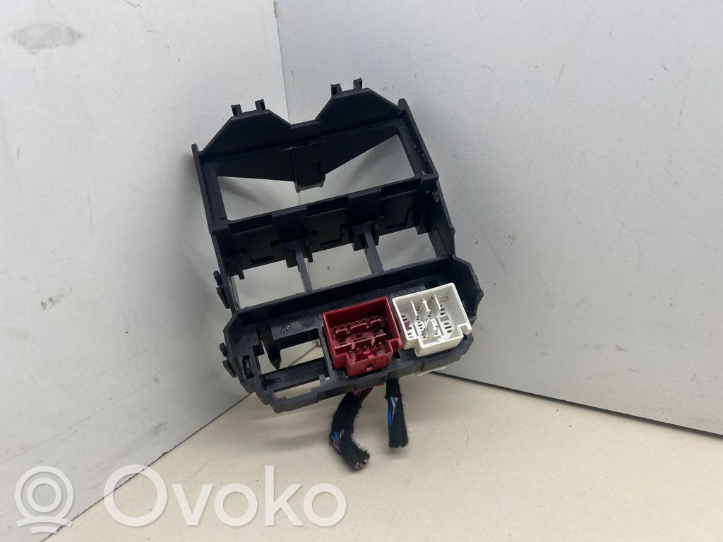 Sulakemoduuli   8D0937083