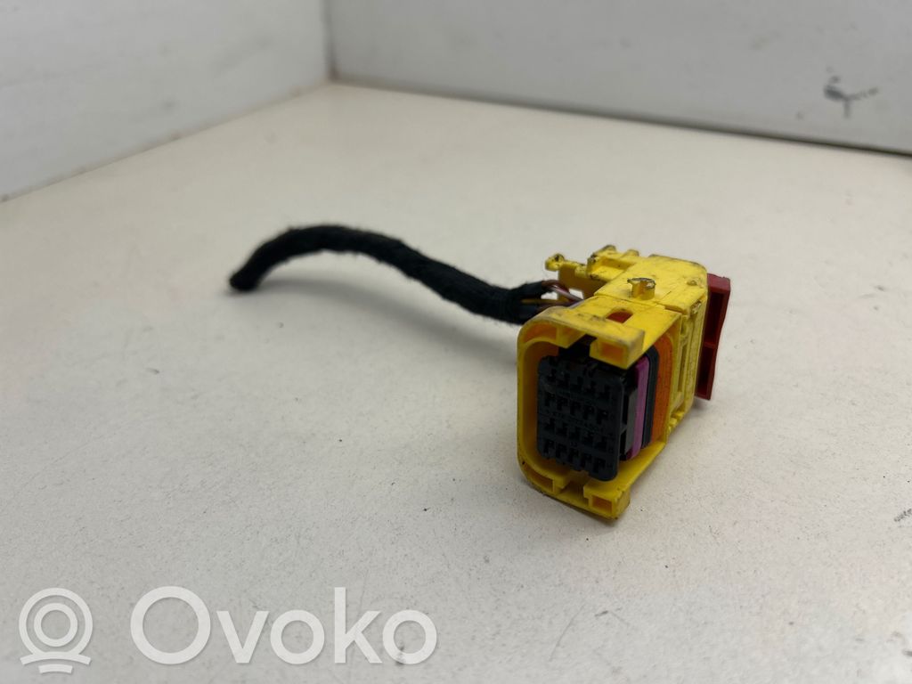 Otros cableados   8W0973050A,PBTGF20,21774581