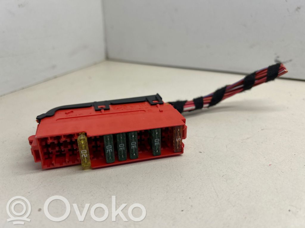 Porsche Macan (95B) Fuse module 