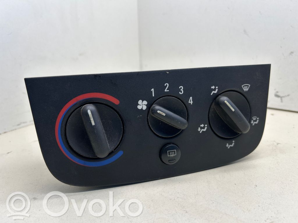 Opel Corsa C Climate control unit 