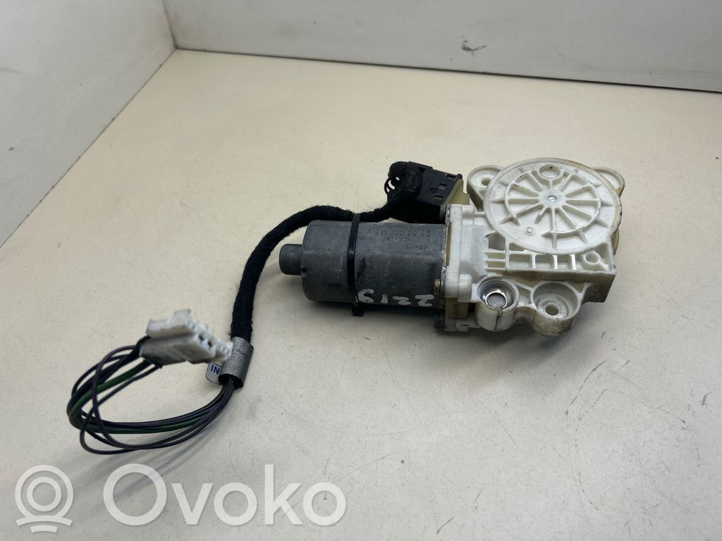 Mercedes-Benz E W211 Silnik regulatora szyby drzwi przednich 