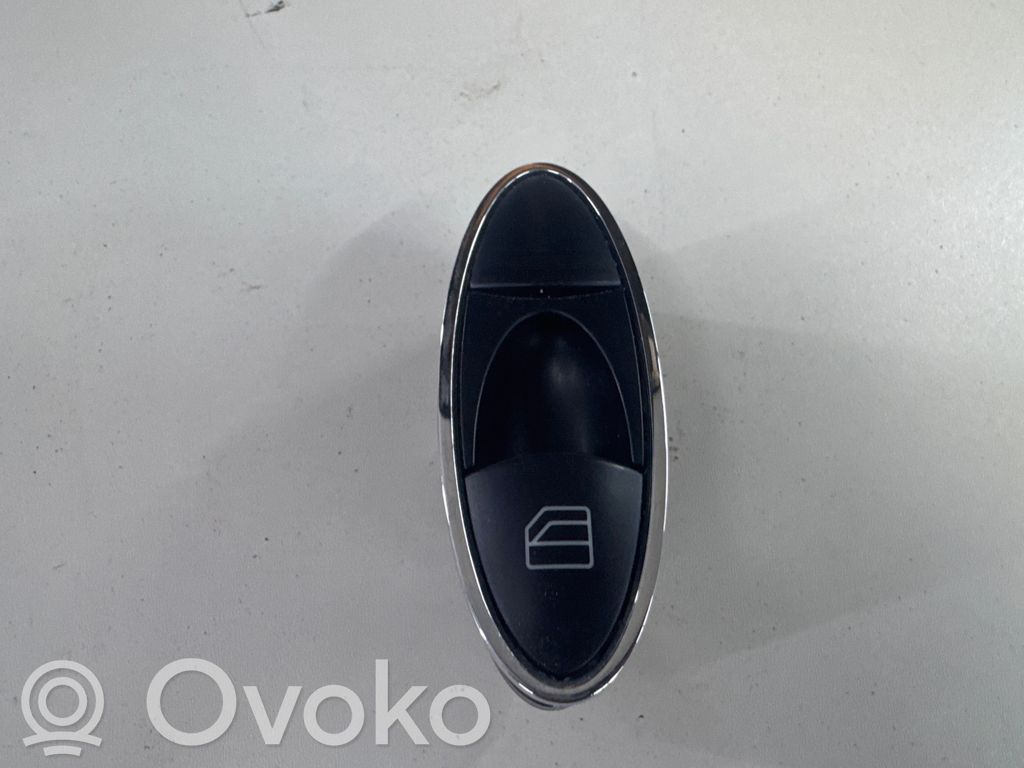Mercedes-Benz E W211 Electric window control switch 