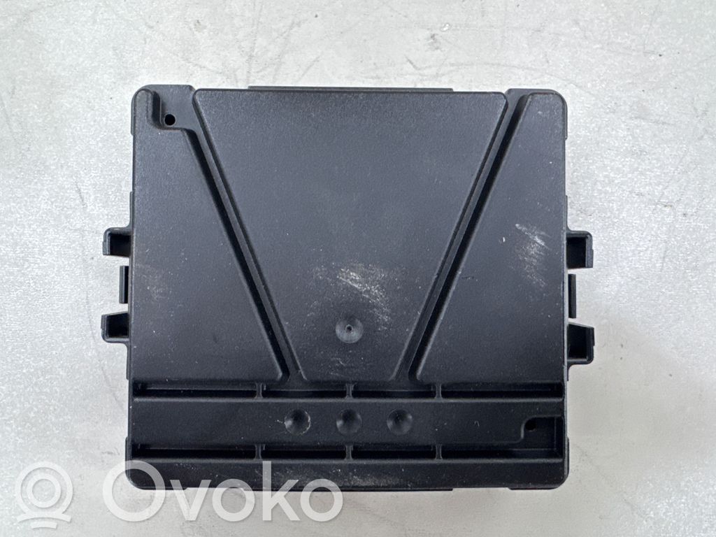 Volkswagen PASSAT B8 Gateway control module 