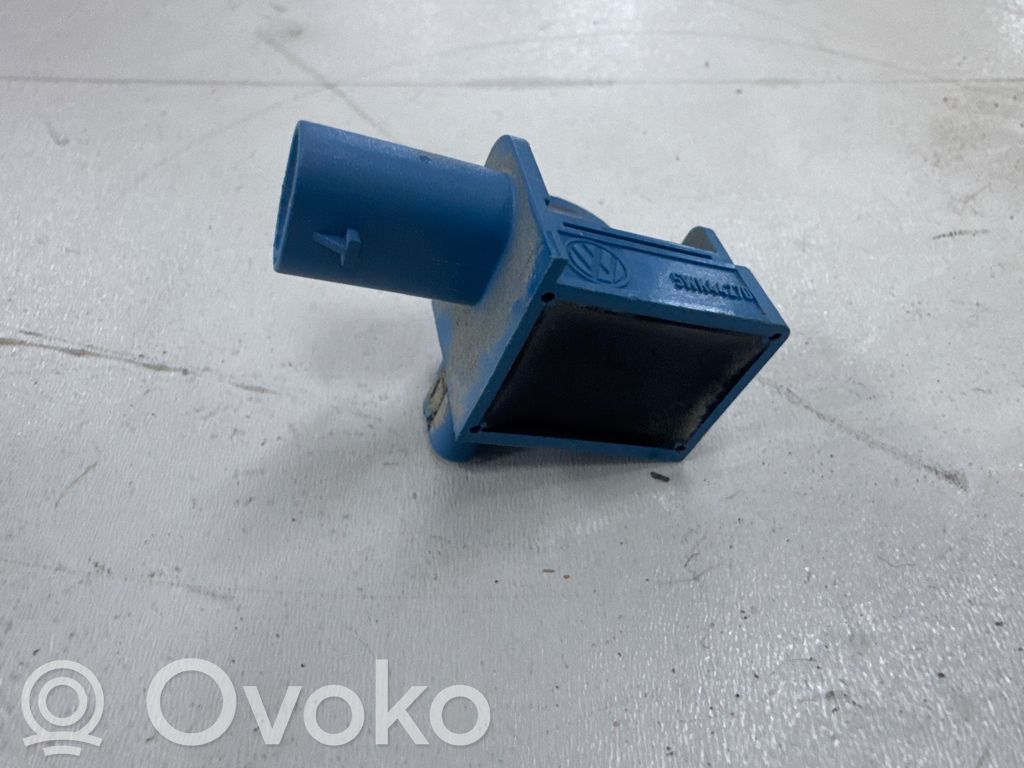 Volkswagen Jetta VI Airbag deployment crash/impact sensor 