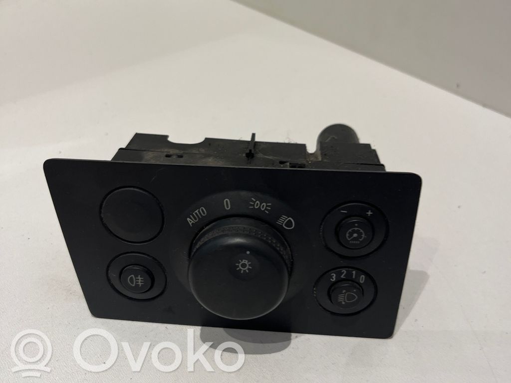 Opel Zafira B Interruptor de luz 