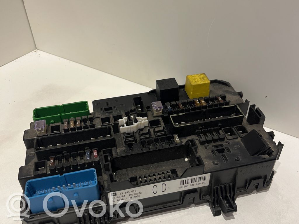 Opel Astra H Fuse module 