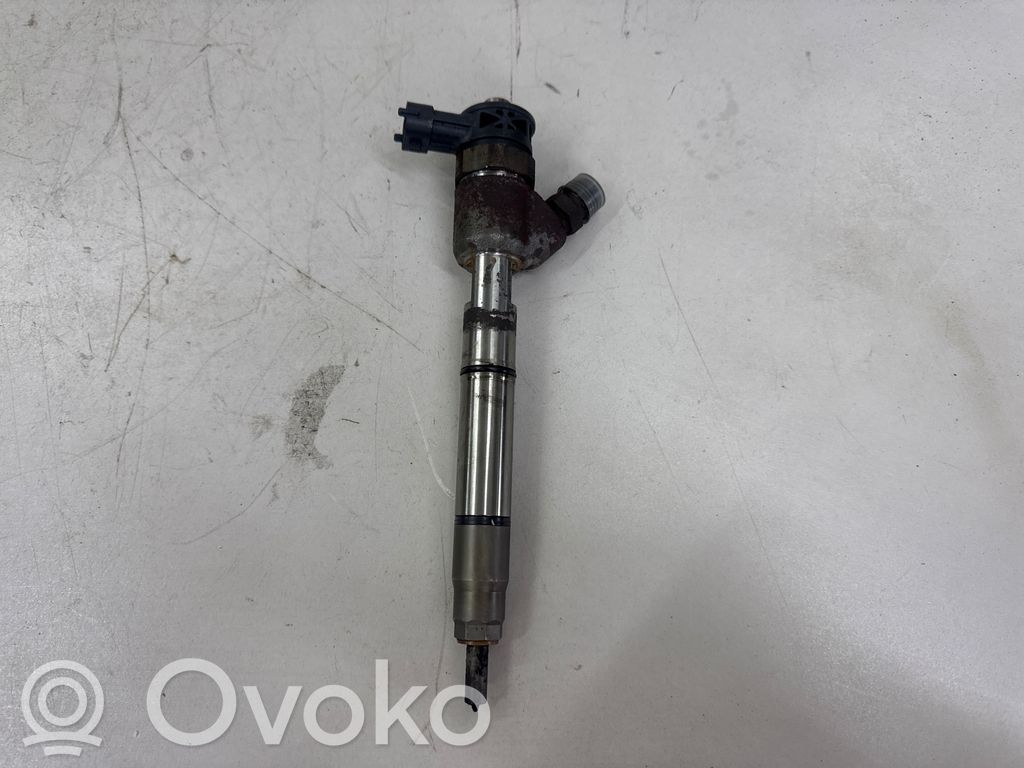 Fuel injector   338002A600