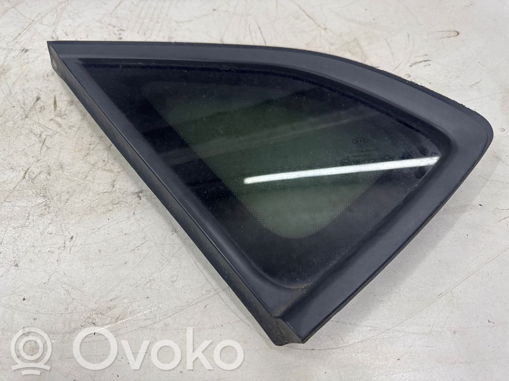 KIA Ceed Rear side window 