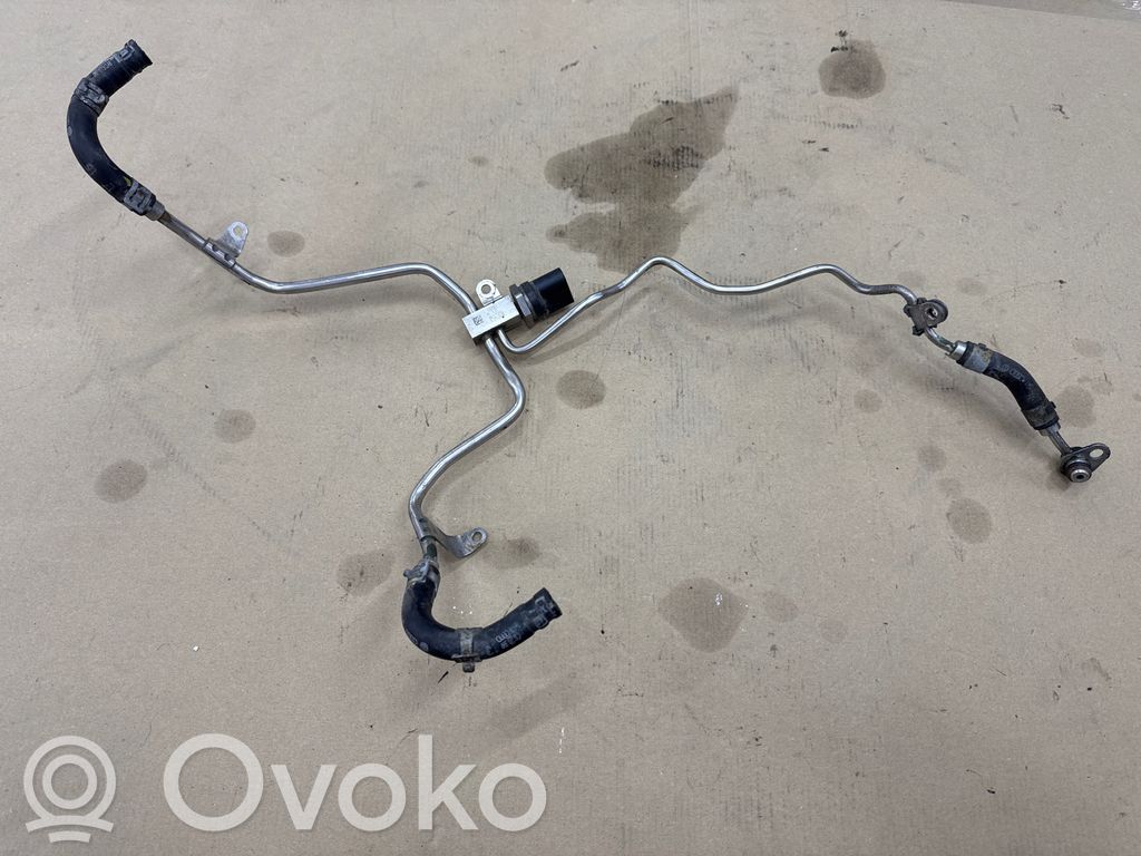 Audi A8 S8 D4 4H Degvielas caurulīte (-es) 