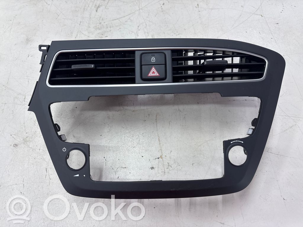 Hyundai i20 (GB IB) Rejilla de ventilación central del panel 