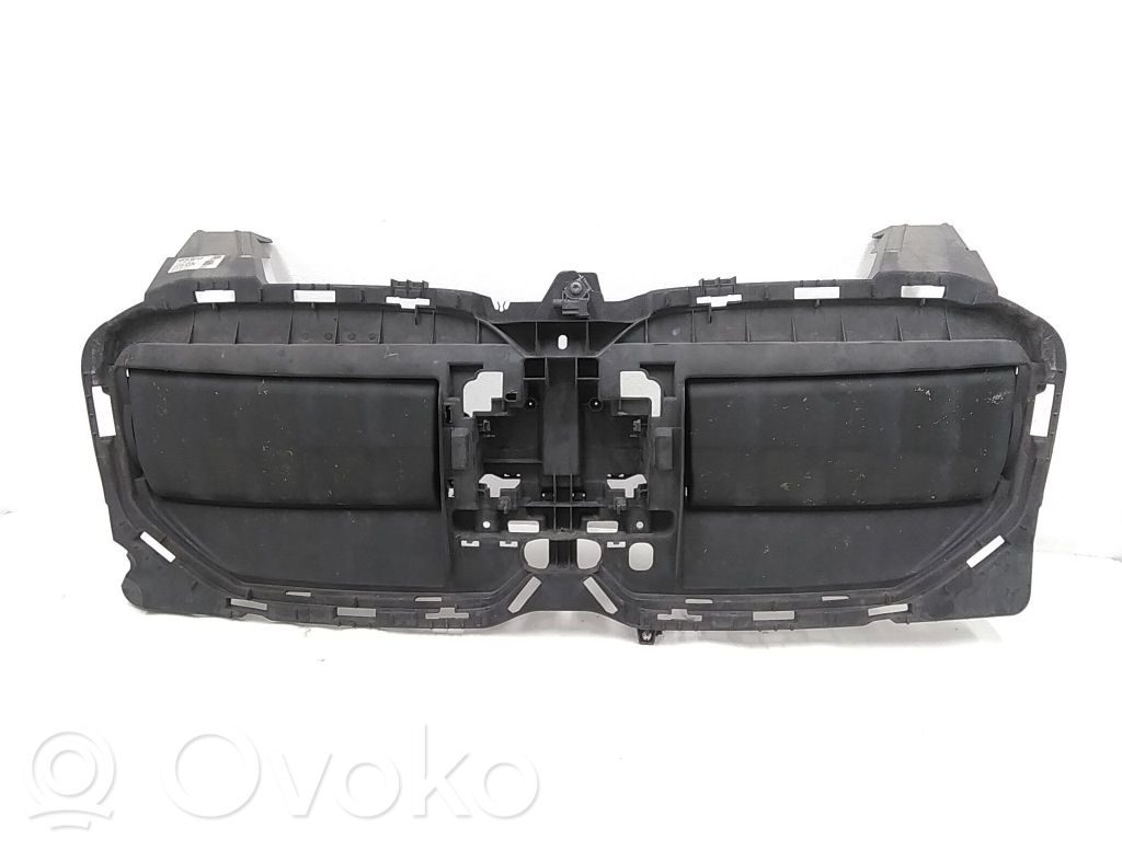 BMW 2 Active Tourer U06 Radiatoru panelis 