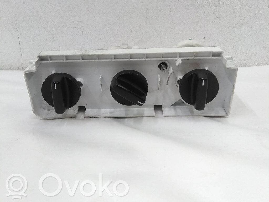 BMW 3 E36 Climate control unit 