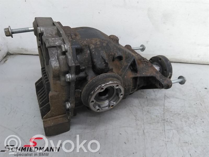 Rear differential   33107527097