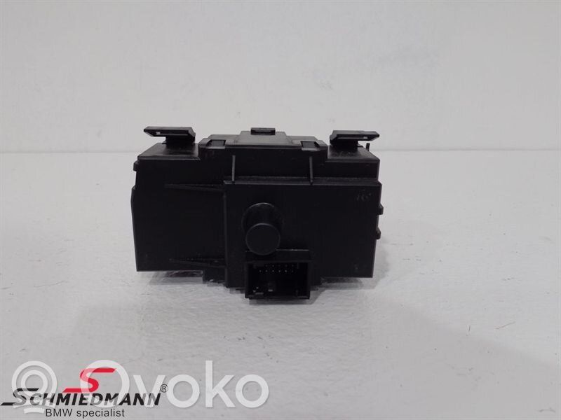 Light switch   61316932796