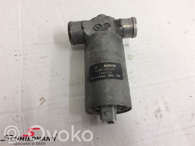 BMW 5 E39 Autres pièces compartiment moteur 