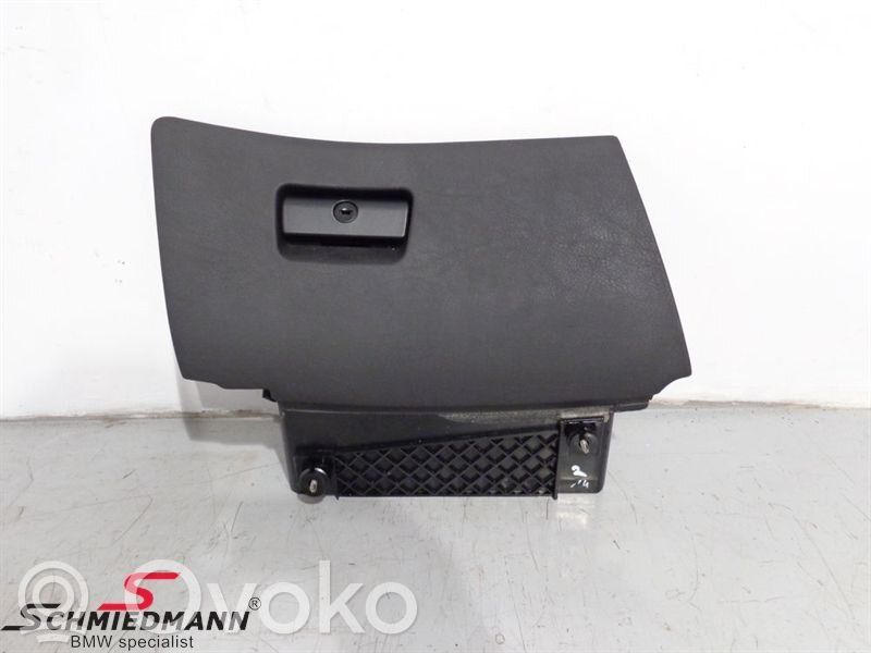 Dashboard storage box/compartment   51167143320