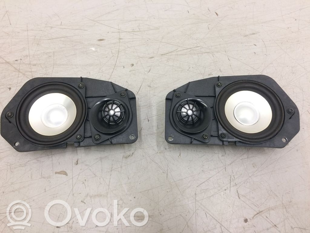 BMW 5 E60 E61 Etuoven kaiutin 