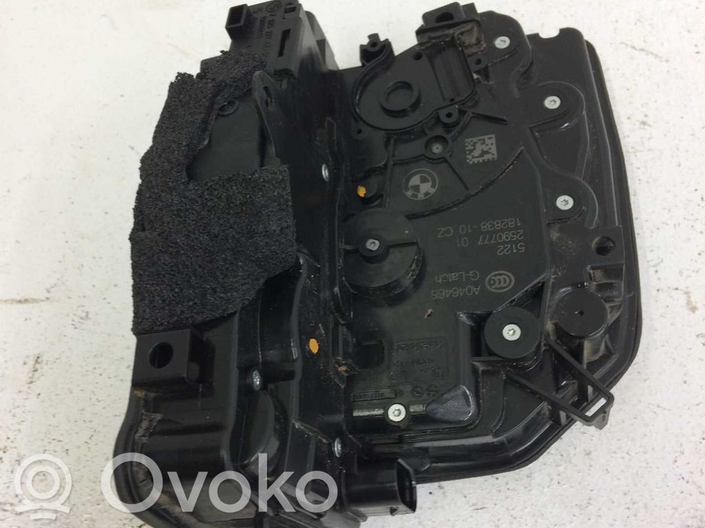 BMW 5 G30 G31 G38 Silniczek / Siłownik zamka centralnego 