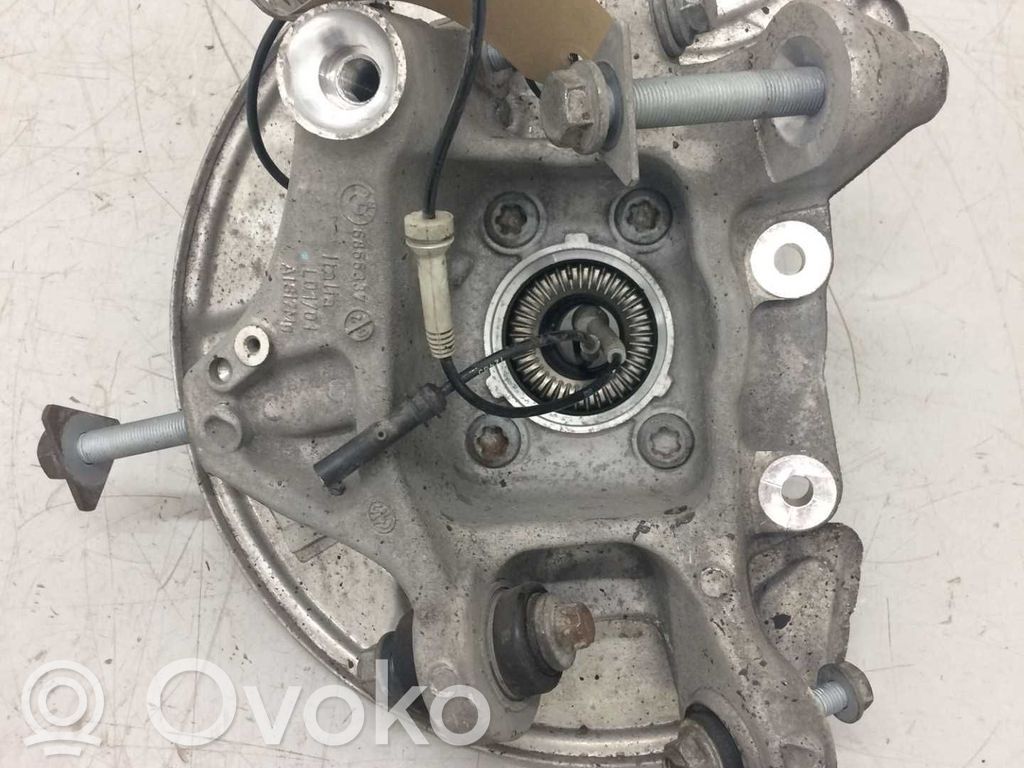 BMW 5 G30 G31 G38 Zwrotnica koła tylnego 