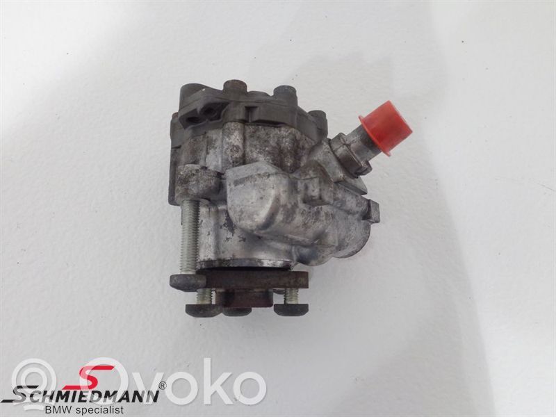 BMW 3 E90 E91 Vairo stiprintuvo siurblys 