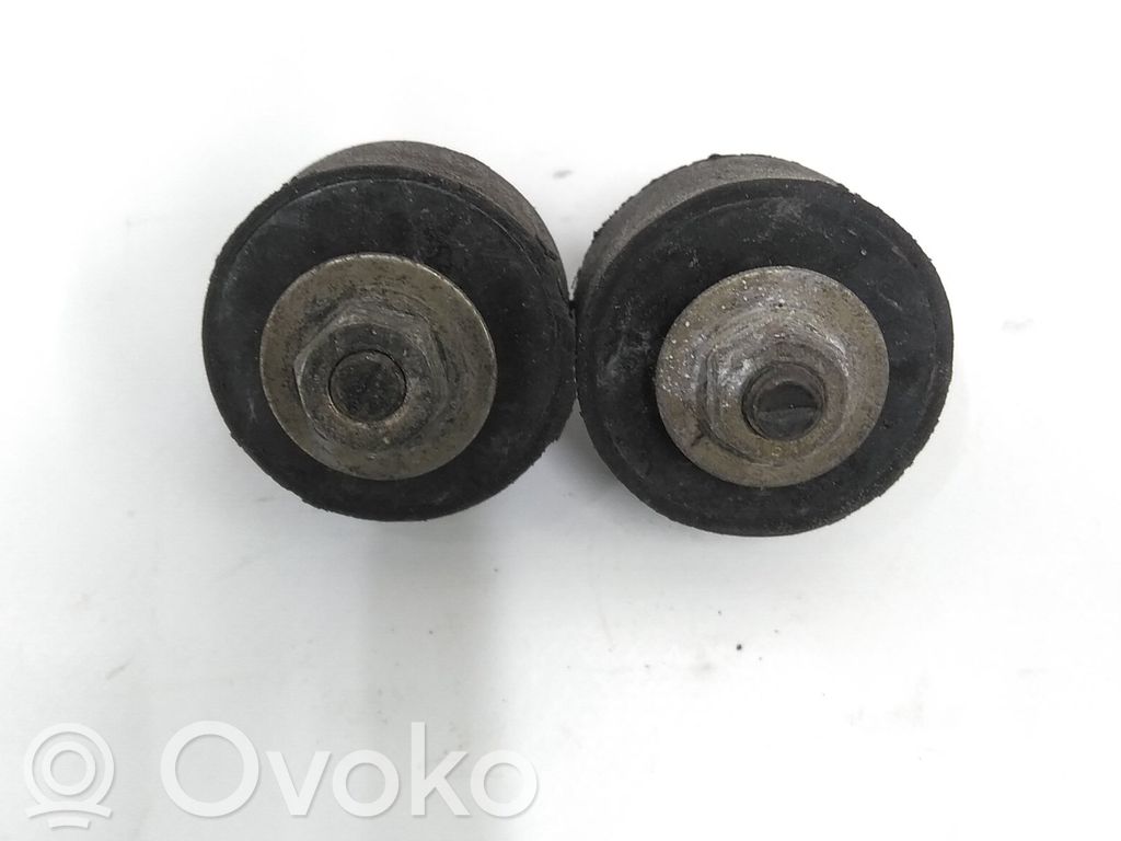 Muu moottoritilan osa   13711259818