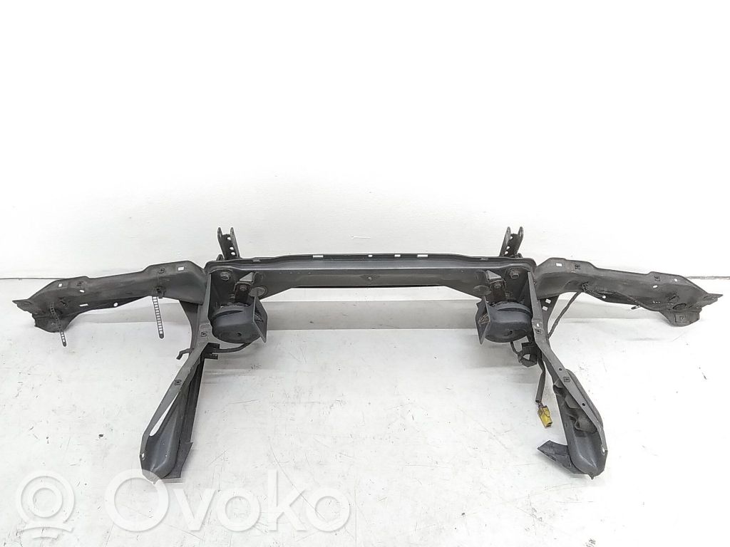 BMW 5 E34 Ylempi jäähdyttimen ylätuen suojapaneeli 