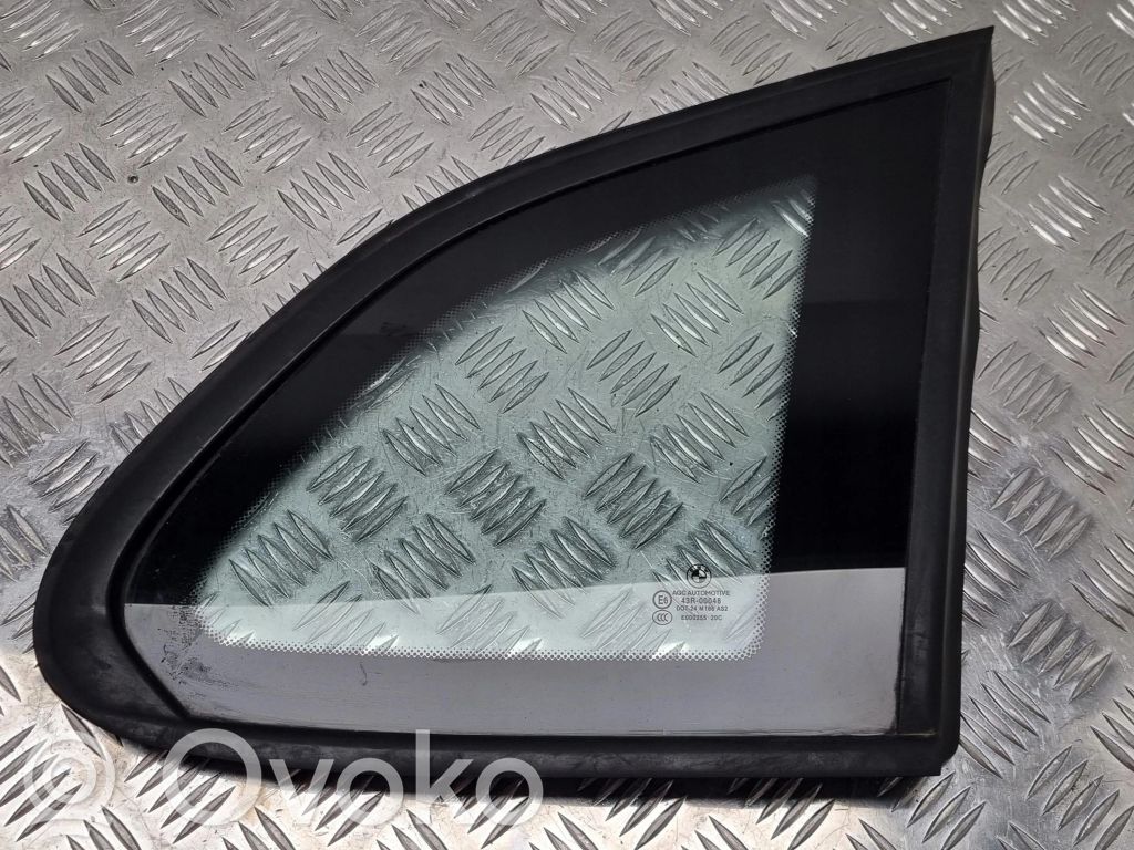 BMW X1 E84 Vidrio lateral trasero 