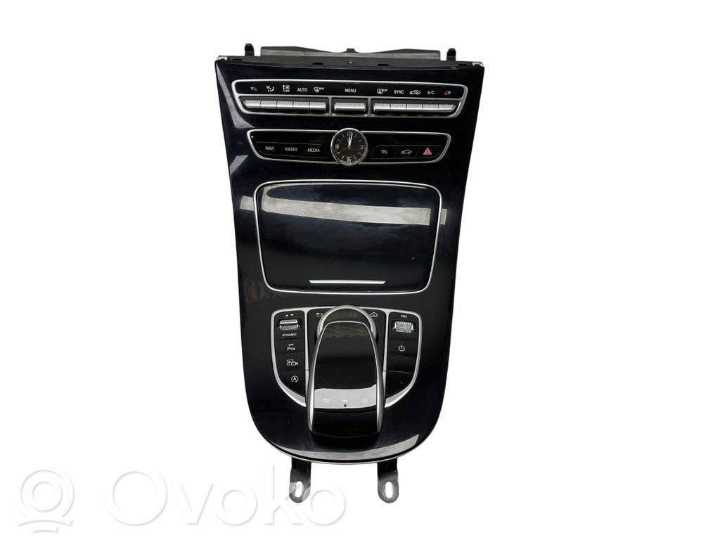 Mercedes-Benz E W213 Consola central 