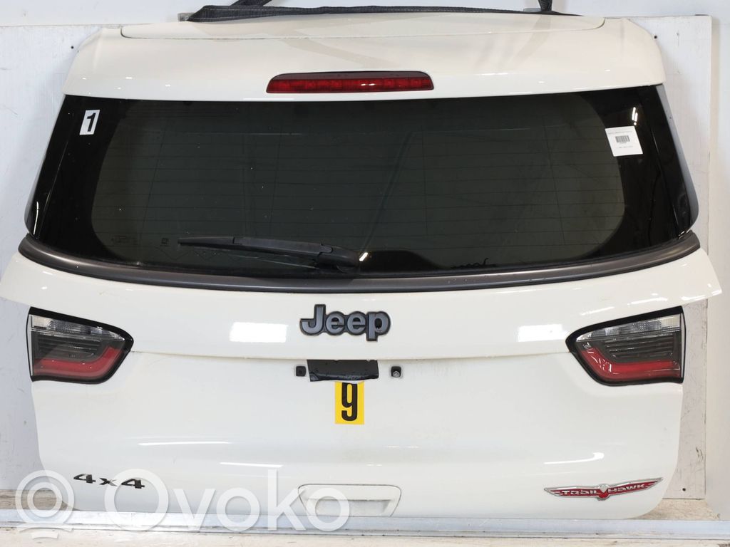 Jeep Cherokee KM Puerta del maletero/compartimento de carga 