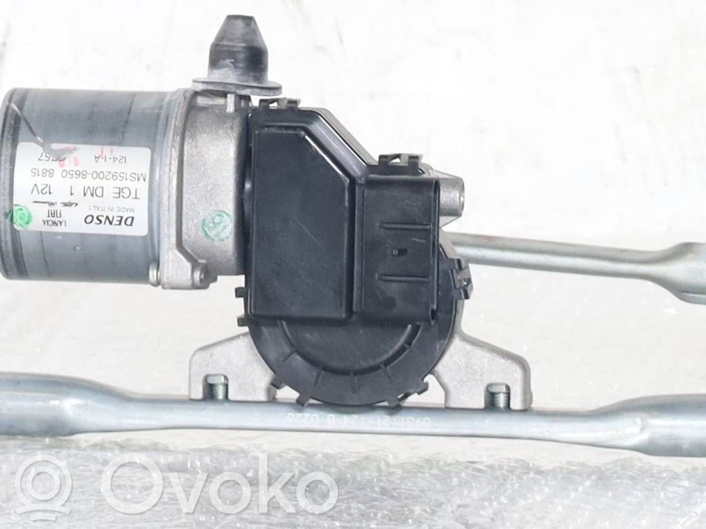 Mechanizm i silniczek wycieraczek szyby przedniej / czołowej   23921UP,52032581