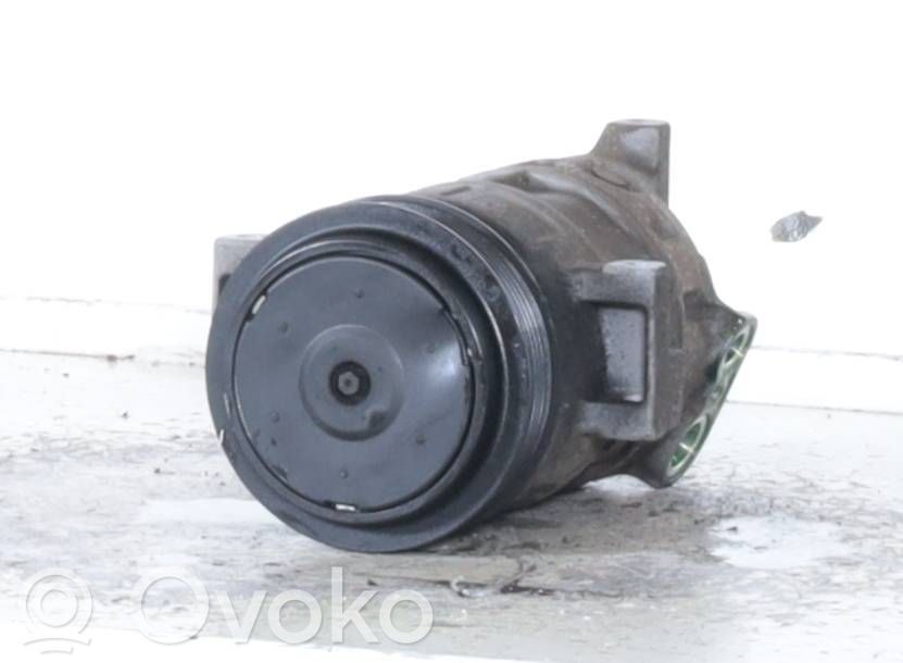 Kompresor / Sprężarka klimatyzacji A/C   14330UP,55701201
